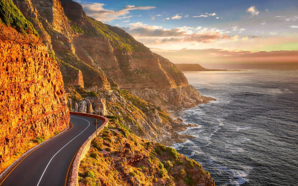 Garden Route in Südafrika bei Sonnenuntergang